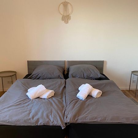 Hochwertige Ferienwohnung Mit 7Qm Balkon, Netflix, Kaffeeautomat, Rainshower Bad Zwickau Kültér fotó