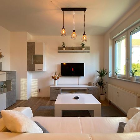 Hochwertige Ferienwohnung Mit 7Qm Balkon, Netflix, Kaffeeautomat, Rainshower Bad Zwickau Kültér fotó