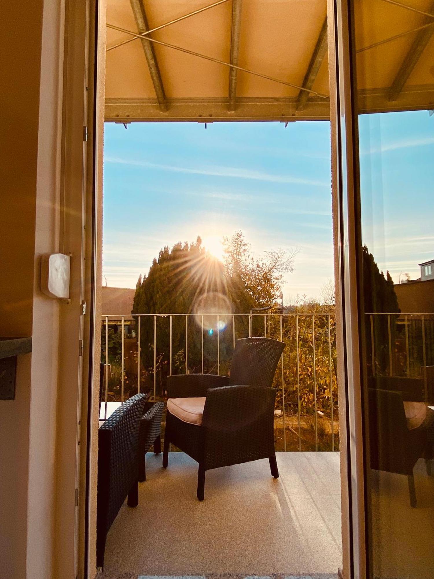 Hochwertige Ferienwohnung Mit 7Qm Balkon, Netflix, Kaffeeautomat, Rainshower Bad Zwickau Kültér fotó
